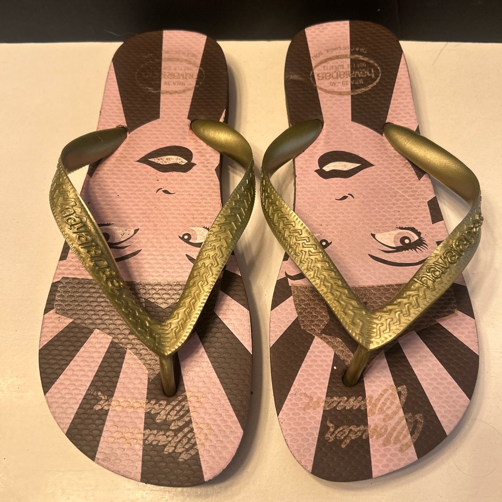 Havaianas DC Comics Wonder Woman flip flops